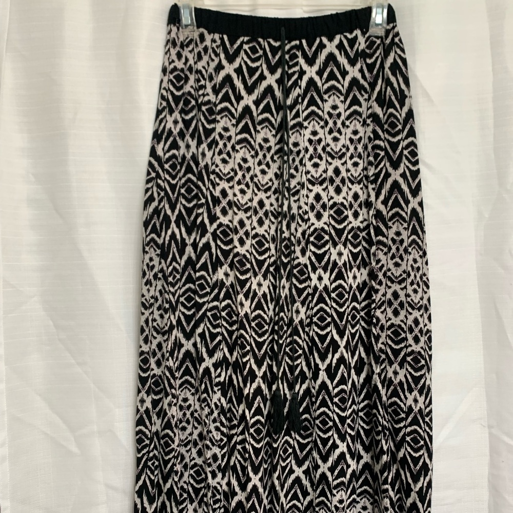 Angie size Small skirt